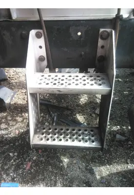 INTERNATIONAL 9400I FRAME STEP
