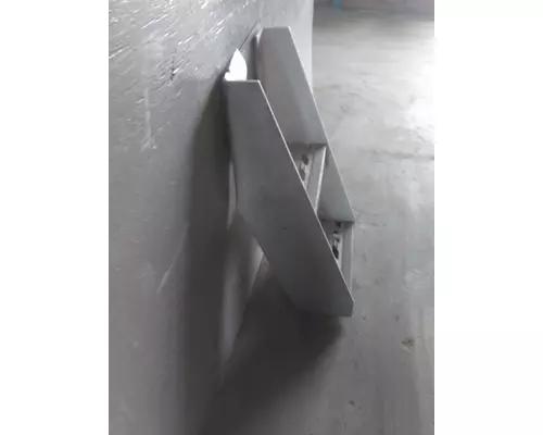 INTERNATIONAL 9400I FRAME STEP
