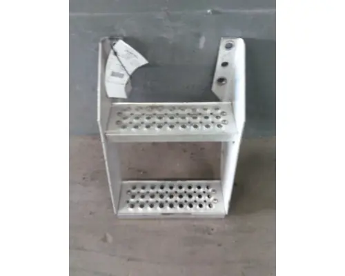 INTERNATIONAL 9400I FRAME STEP