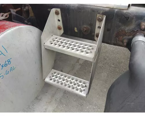 INTERNATIONAL 9400I FRAME STEP