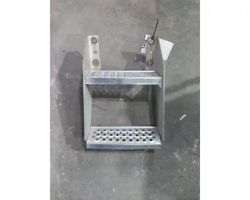 INTERNATIONAL 9400I FRAME STEP