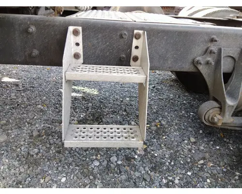 INTERNATIONAL 9400I FRAME STEP