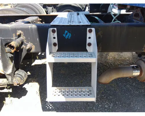 INTERNATIONAL 9400I FRAME STEP