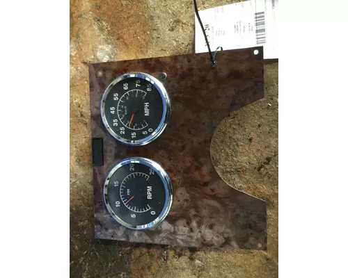 INTERNATIONAL 9400I GAUGE CLUSTER