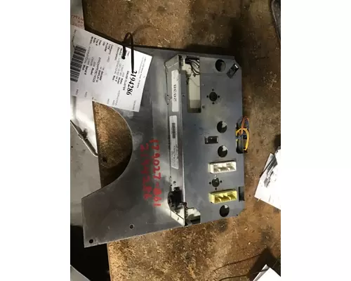 INTERNATIONAL 9400I GAUGE CLUSTER