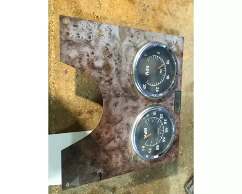 INTERNATIONAL 9400I GAUGE CLUSTER