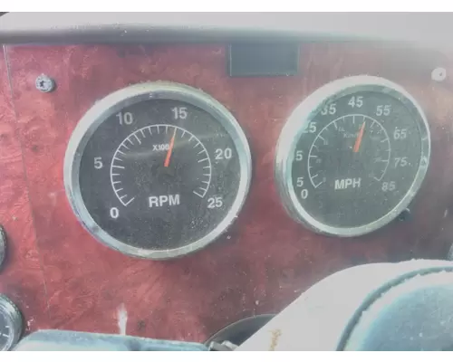 INTERNATIONAL 9400I GAUGE CLUSTER