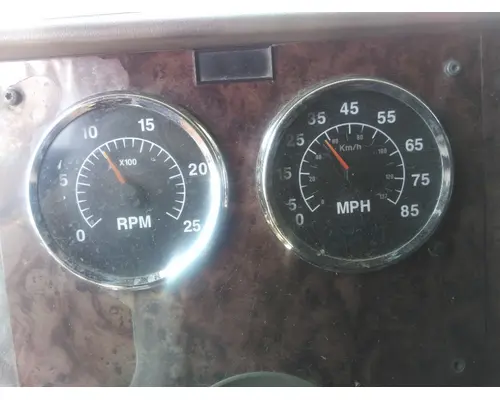 INTERNATIONAL 9400I GAUGE CLUSTER