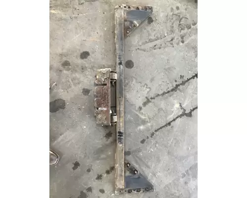 INTERNATIONAL 9400I HOOD HINGE