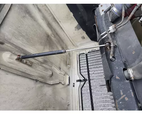 INTERNATIONAL 9400I Hood Strut