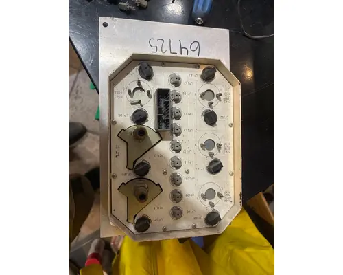INTERNATIONAL 9400I Instrument Cluster
