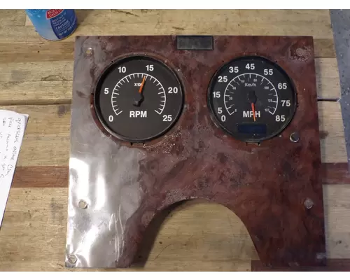 INTERNATIONAL 9400I Instrument Cluster