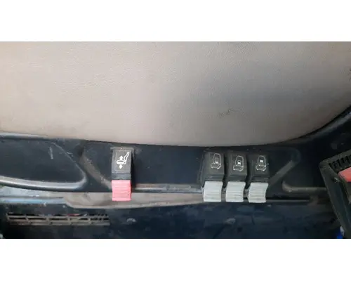 INTERNATIONAL 9400I SEAT, FRONT