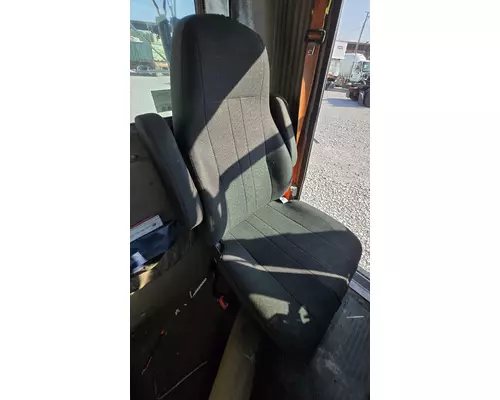 INTERNATIONAL 9400I Seat, Front