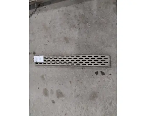 INTERNATIONAL 9400I TANK STEP