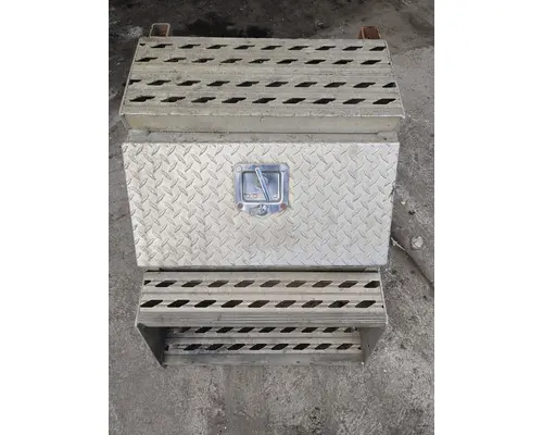 INTERNATIONAL 9400I Tool Box