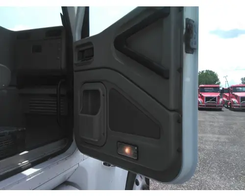 INTERNATIONAL 9400I WHOLE TRUCK FOR RESALE