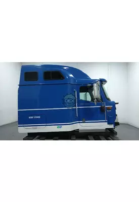 INTERNATIONAL 9400 8102 cab, complete