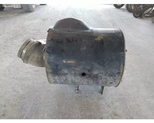 INTERNATIONAL 9400 AIR CLEANER