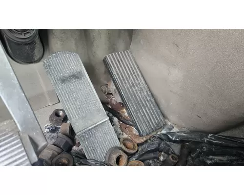 INTERNATIONAL 9400 Accelerator Pedal