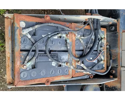 INTERNATIONAL 9400 Battery Box