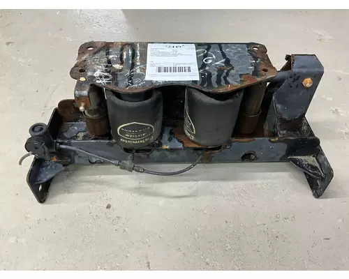 INTERNATIONAL 9400 Brackets, Misc.
