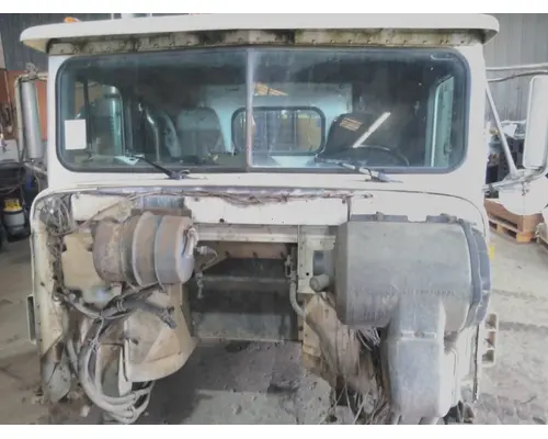 INTERNATIONAL 9400 CAB