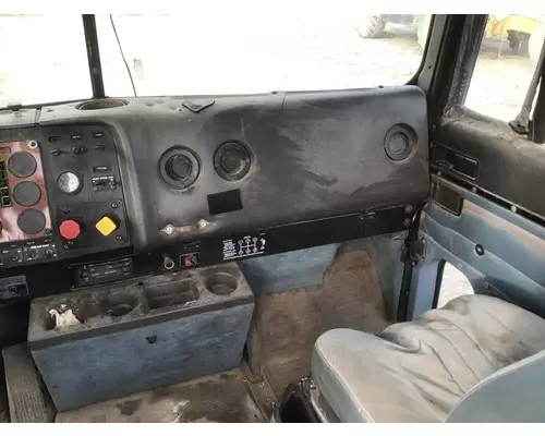 INTERNATIONAL 9400 CAB