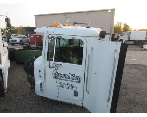 INTERNATIONAL 9400 Cab