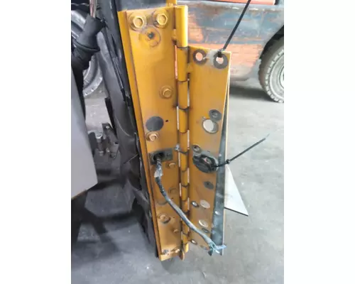 INTERNATIONAL 9400 DOOR ASSEMBLY, FRONT