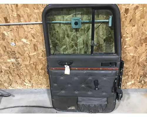 INTERNATIONAL 9400 DOOR-FRONT