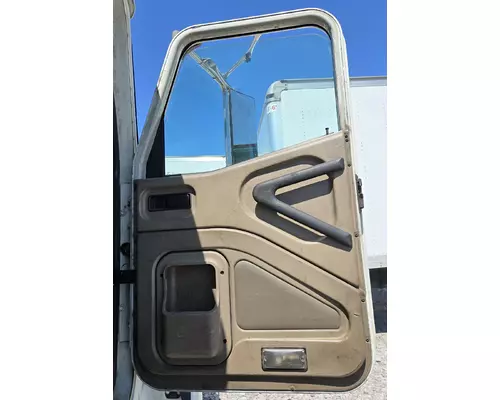 INTERNATIONAL 9400 Door Assembly, Front