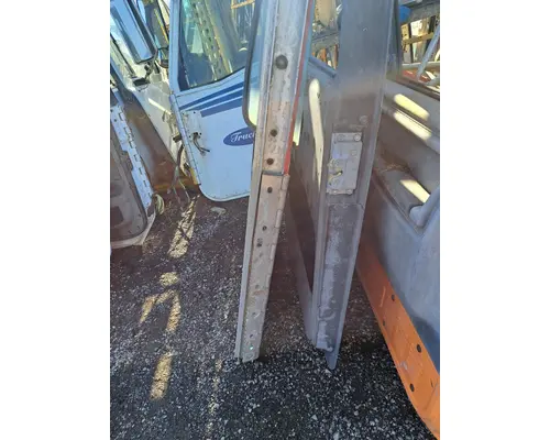 INTERNATIONAL 9400 Door Assembly, Front