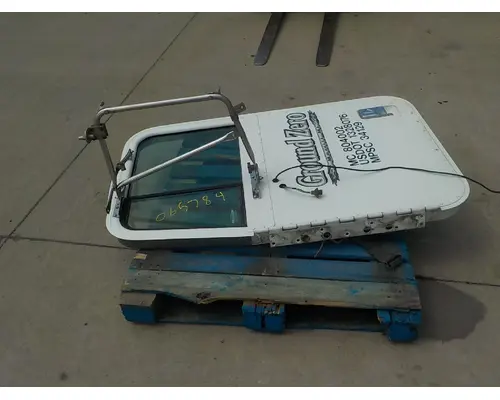 INTERNATIONAL 9400 Door Assembly, Front