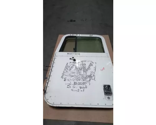 INTERNATIONAL 9400 Door Assembly, Front
