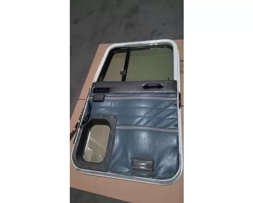 INTERNATIONAL 9400 Door Assembly, Front