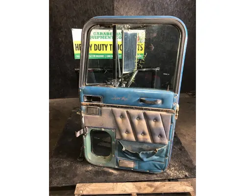 INTERNATIONAL 9400 Door Assembly, Front