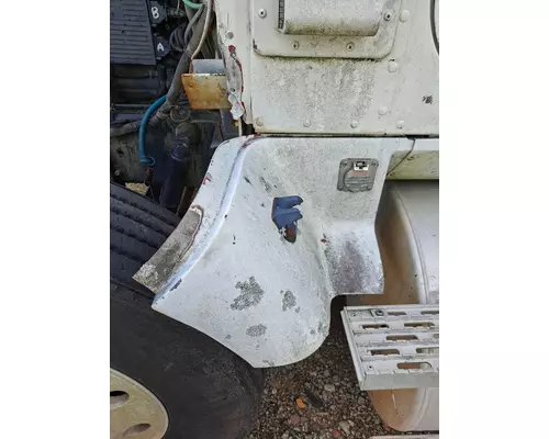 INTERNATIONAL 9400 FENDER EXTENSION