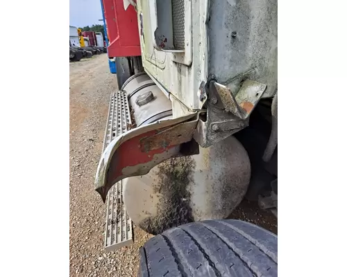 INTERNATIONAL 9400 FENDER EXTENSION