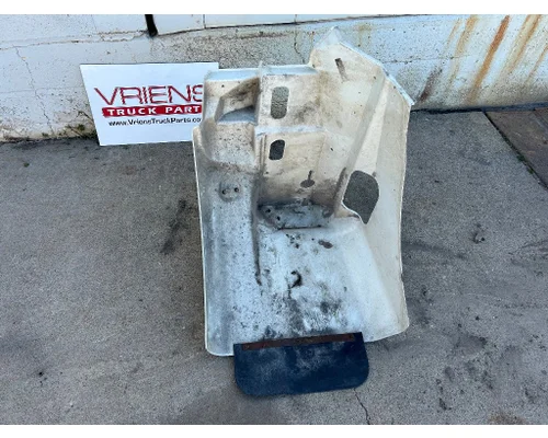 INTERNATIONAL 9400 Fender Extension