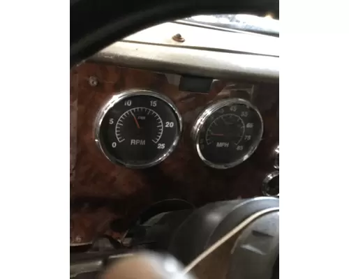 INTERNATIONAL 9400 GAUGE CLUSTER