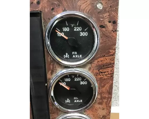 INTERNATIONAL 9400 GAUGE CLUSTER