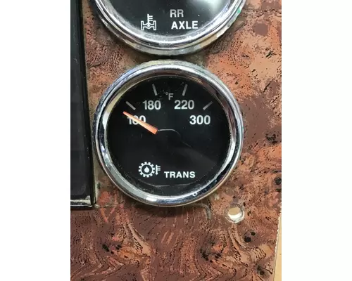 INTERNATIONAL 9400 GAUGE CLUSTER