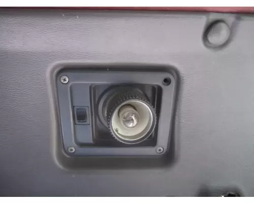 INTERNATIONAL 9400 INTERIOR CAB LIGHT