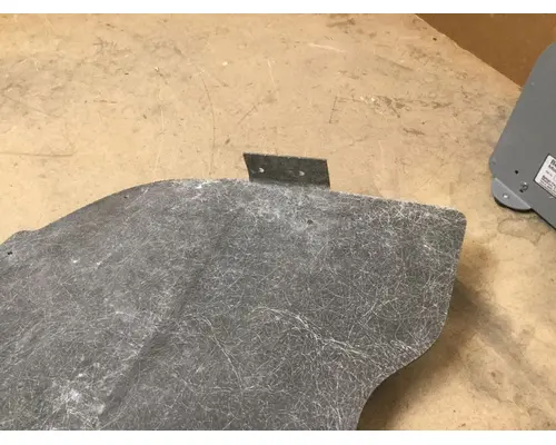 INTERNATIONAL 9400 Inner Fender