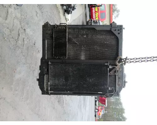 INTERNATIONAL 9400 Radiator