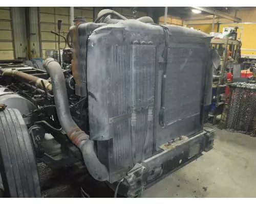 INTERNATIONAL 9400 Radiator