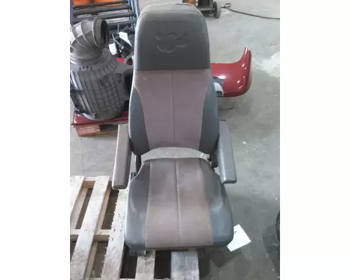 INTERNATIONAL 9400 SEAT, FRONT