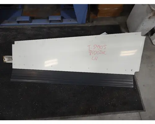 INTERNATIONAL 9400 Side Fairing