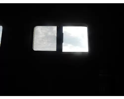INTERNATIONAL 9400 Sleeper Window
